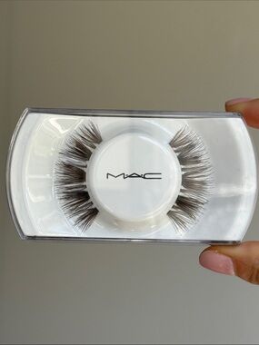 MAC 48 Lashes